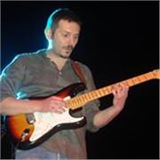 Insegnante chitarra moderna